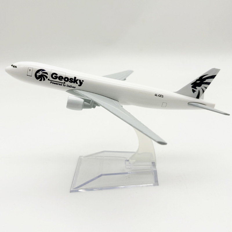 Model Pesawat Mainan Georgia B - Model Kit Planes ulasan dan harga